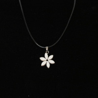 Kette Blume weiß 2